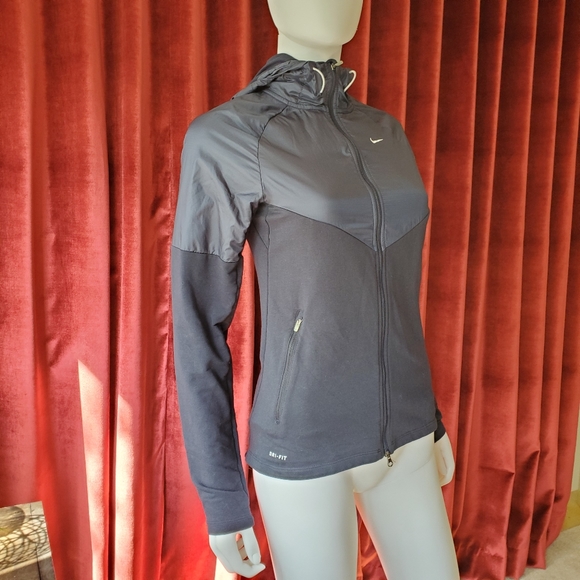 Nike Jackets & Coats Nike Running Zip Up Hooded Jacket Sz Xs Poshmark